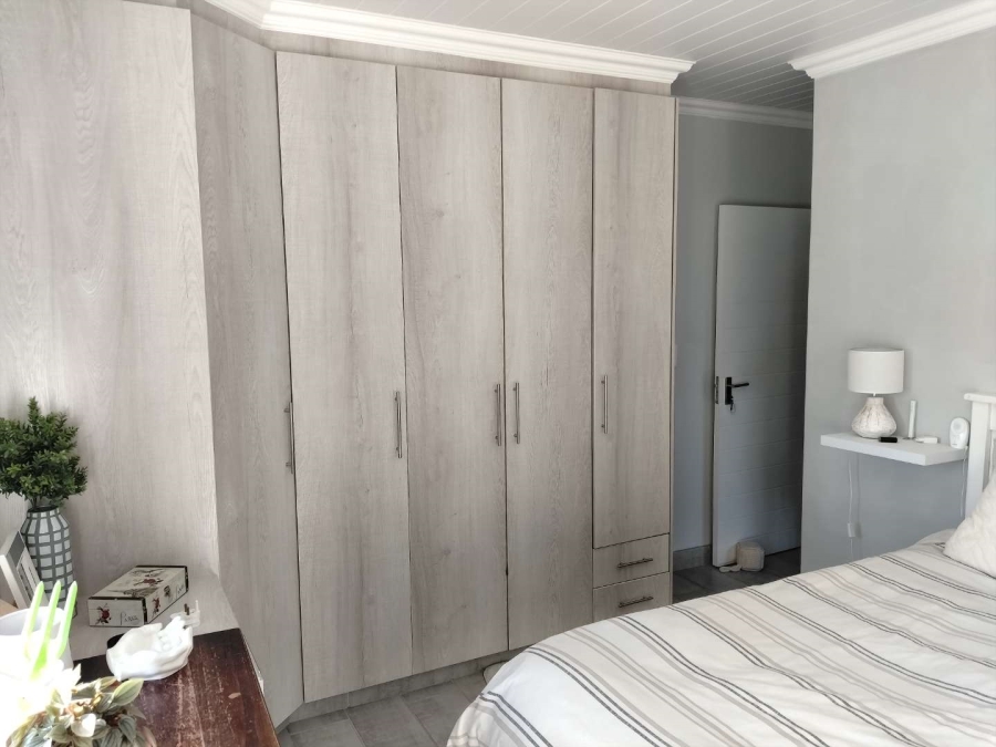 To Let 3 Bedroom Property for Rent in Fraaiuitsig Western Cape